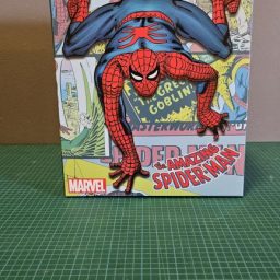 Image for MEZCO The Amazing Spider-man Deluxe Edition